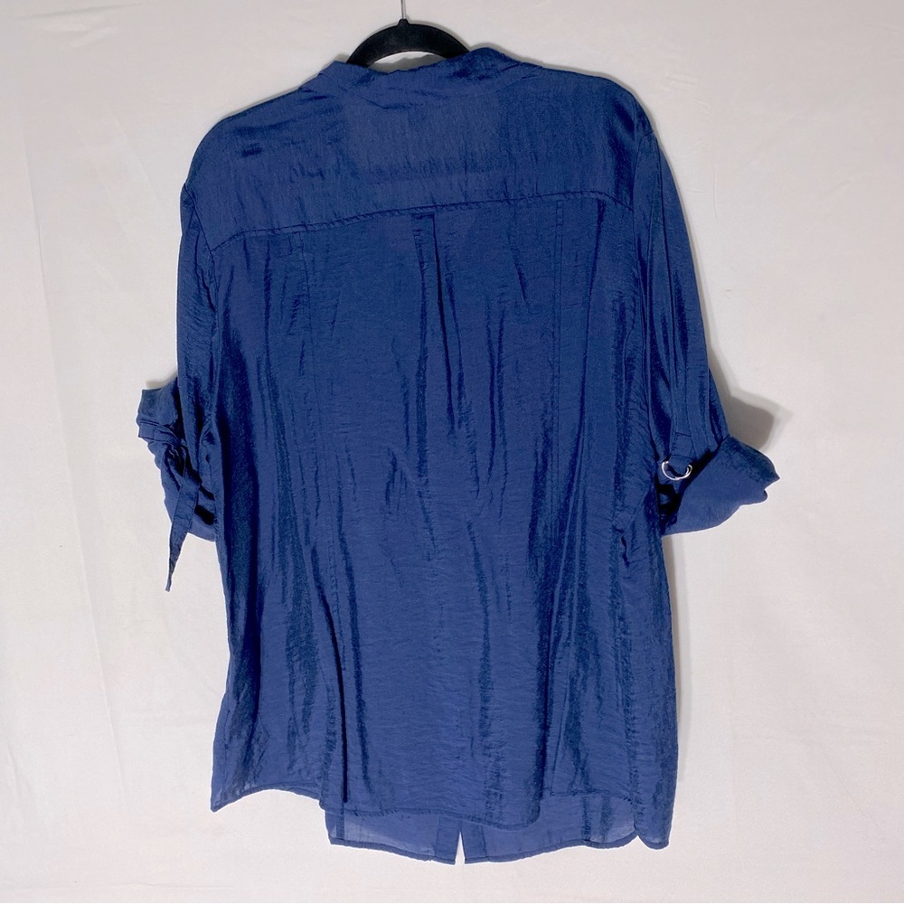 5/$25 Roz & Ali Blue Button Front Blouse 3X - Picture 2 of 16